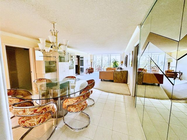3930 Oaks Clubhouse Drive 506, Pompano Beach, FL 33069
