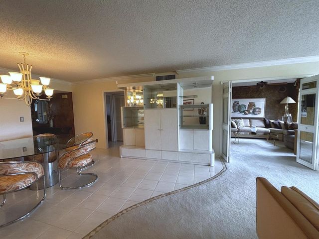 3930 Oaks Clubhouse Drive 506, Pompano Beach, FL 33069