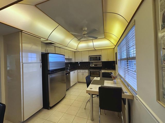 3930 Oaks Clubhouse Drive 506, Pompano Beach, FL 33069