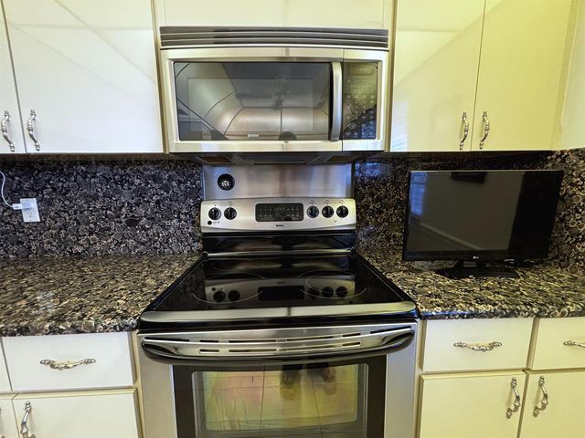 3930 Oaks Clubhouse Drive 506, Pompano Beach, FL 33069
