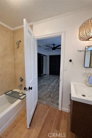 7326 Vanalden, Reseda (los Angeles), CA 91335