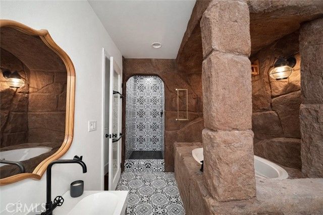 7326 Vanalden, Reseda (los Angeles), CA 91335