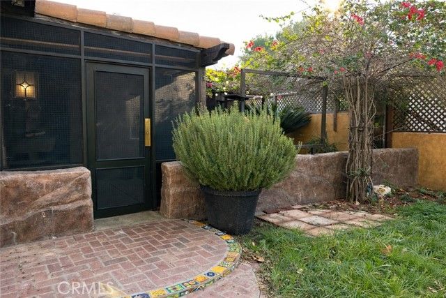 7326 Vanalden, Reseda (los Angeles), CA 91335