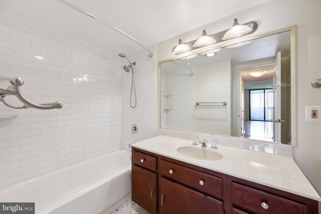 6101 EDSALL RD #1408, Alexandria, VA 22304