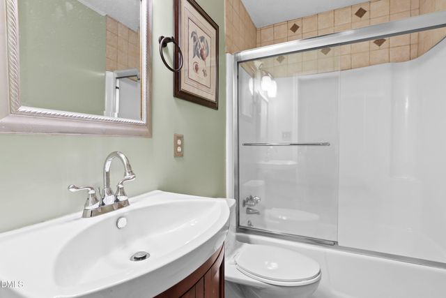 1017 Stonehedge Avenue, Durham, NC 27707