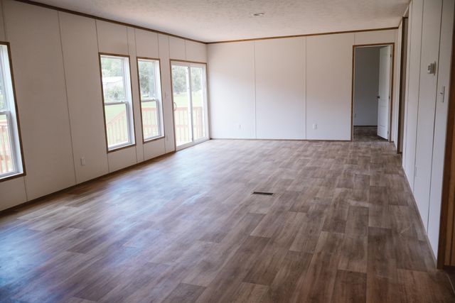 212 Belfast Avenue, Holly Hill, SC 29059