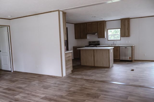 212 Belfast Avenue, Holly Hill, SC 29059