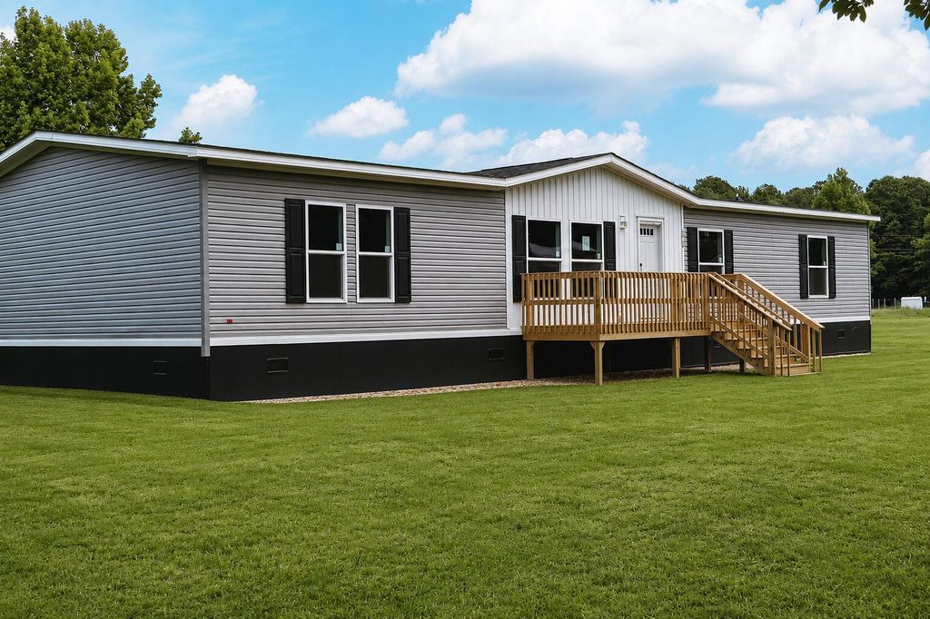 212 Belfast Avenue, Holly Hill, SC 29059