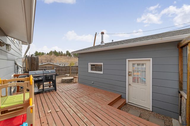 2624 HOEFER AVE, Rapid City, SD 57701