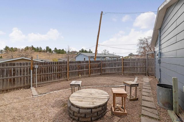 2624 HOEFER AVE, Rapid City, SD 57701