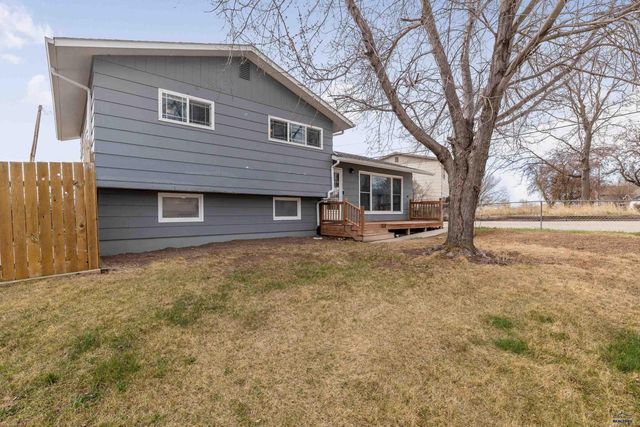 2624 HOEFER AVE, Rapid City, SD 57701