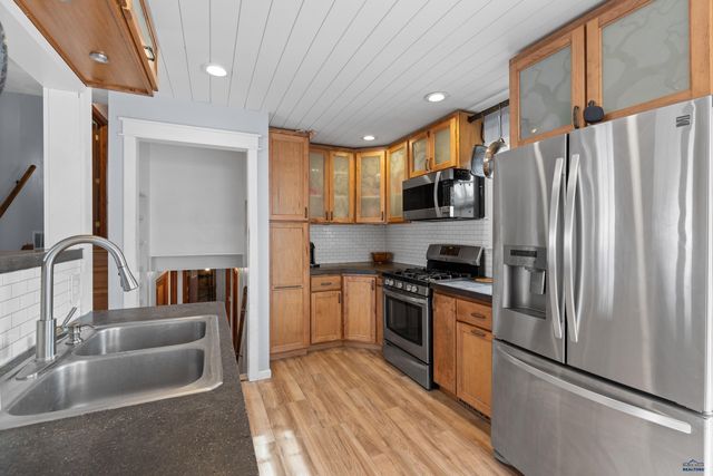 2624 HOEFER AVE, Rapid City, SD 57701