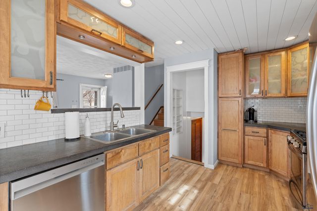2624 HOEFER AVE, Rapid City, SD 57701