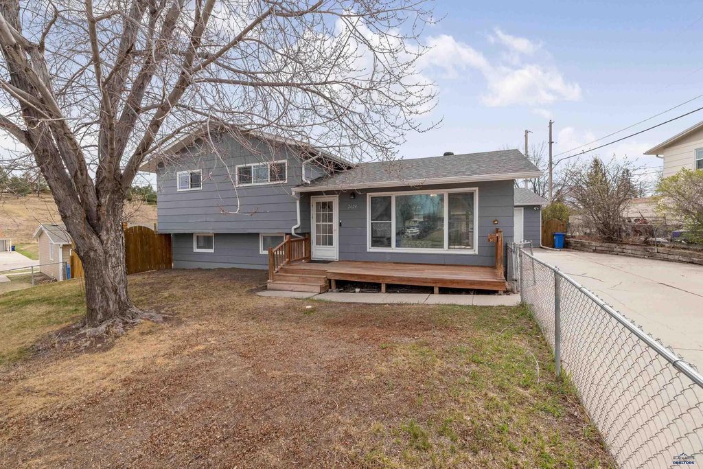 2624 HOEFER AVE, Rapid City, SD 57701