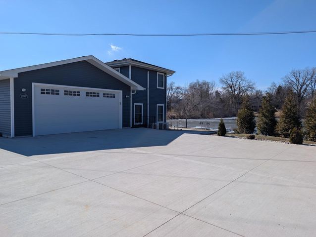 21943 116th STREET, Bristol, WI 53104