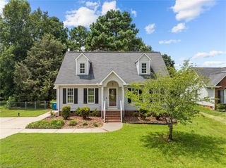 826 Lockesley Lane, Burlington, NC 27217