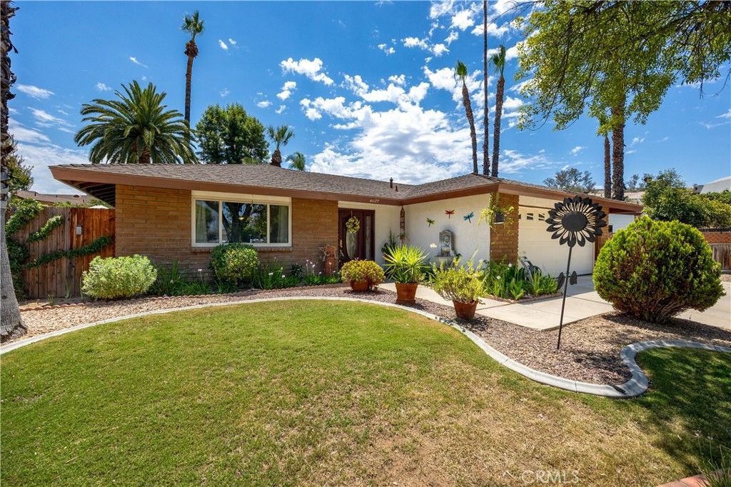 Image 3 of property listing at 41177 Terra, Hemet, CA 92544