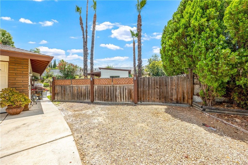 Image 35 of property listing at 41177 Terra, Hemet, CA 92544