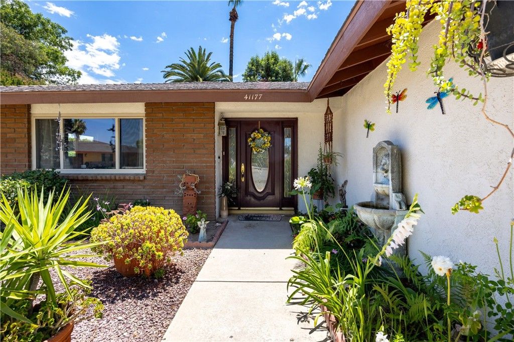 Image 4 of property listing at 41177 Terra, Hemet, CA 92544