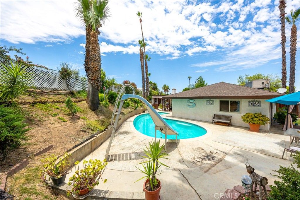 Image 5 of property listing at 41177 Terra, Hemet, CA 92544