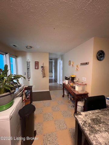 2801 Griffiths Ave, Louisville, KY 40212