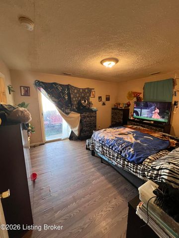 2801 Griffiths Ave, Louisville, KY 40212