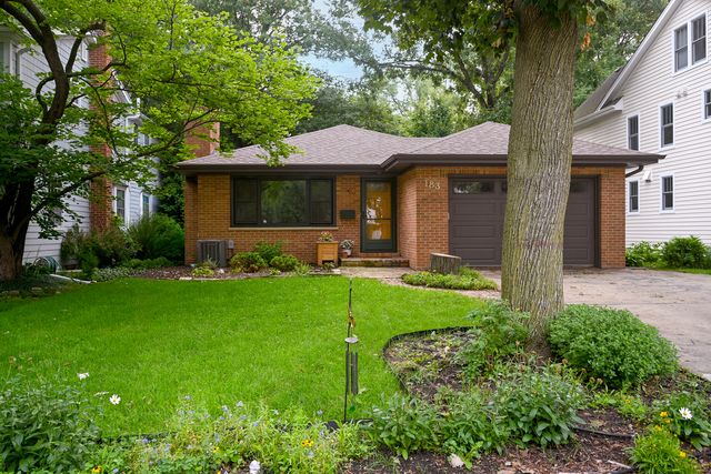 183 Brandon Avenue, Glen Ellyn, IL 60137