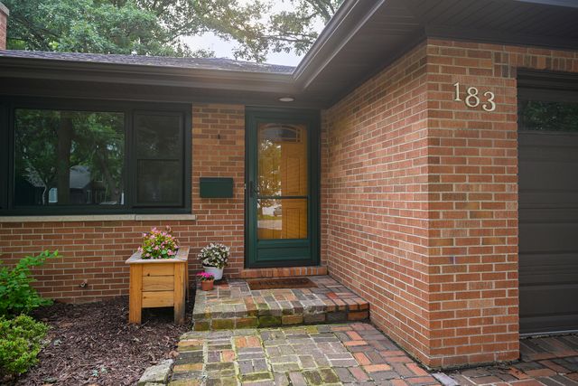 183 Brandon Avenue, Glen Ellyn, IL 60137