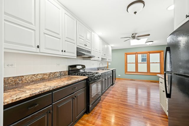 183 Brandon Avenue, Glen Ellyn, IL 60137