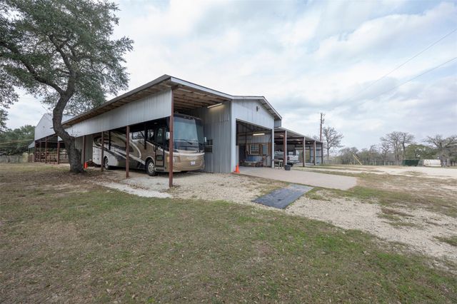 8775 Lone Star RD, Washington, TX 77880