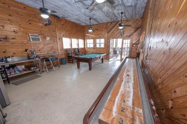 8775 Lone Star RD, Washington, TX 77880