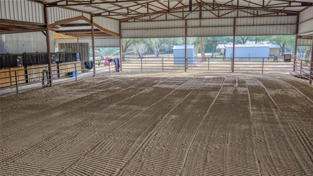 8775 Lone Star RD, Washington, TX 77880