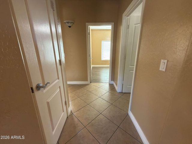 7157 W GLOBE Avenue, Phoenix, AZ 85043