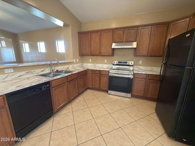 7157 W GLOBE Avenue, Phoenix, AZ 85043