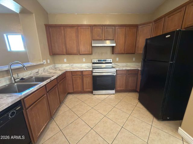 7157 W GLOBE Avenue, Phoenix, AZ 85043