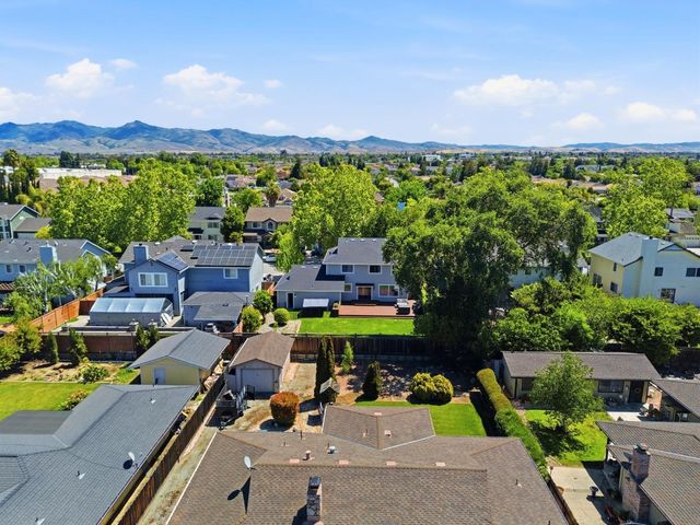 1750 Severinsen Street, Hollister, CA 95023