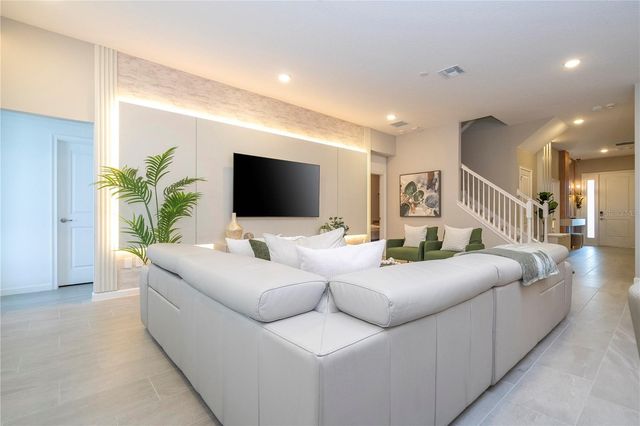 10018 VOYAGER WAY, Orlando, FL 32821