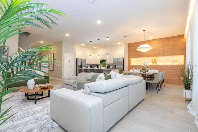 10018 VOYAGER WAY, Orlando, FL 32821