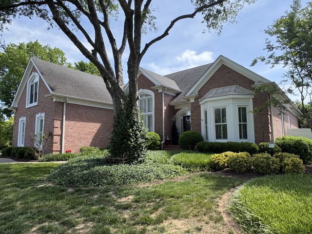 2102 Stillwell Ct, Murfreesboro, TN 37130