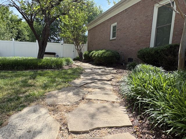 2102 Stillwell Ct, Murfreesboro, TN 37130
