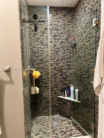 11331 SW 9th Ct, Pembroke Pines, FL 33025