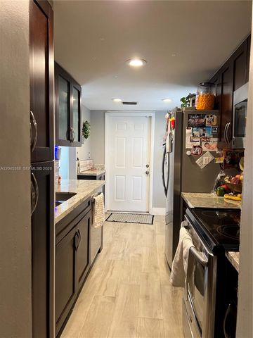 11331 SW 9th Ct, Pembroke Pines, FL 33025