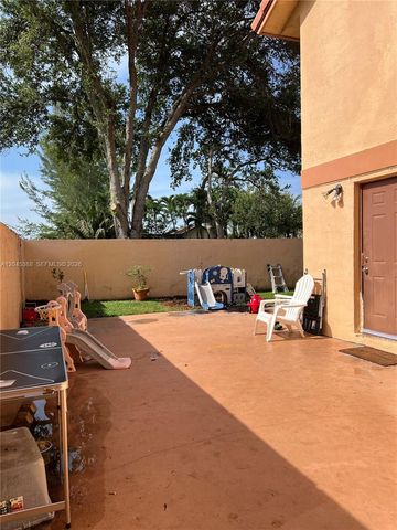 11331 SW 9th Ct, Pembroke Pines, FL 33025