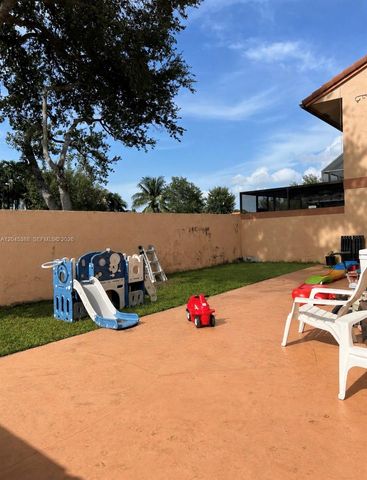 11331 SW 9th Ct, Pembroke Pines, FL 33025