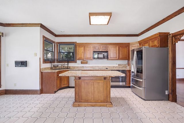 101 Knobb Hill Road, Johnson City, TN 37601