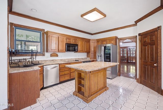 101 Knobb Hill Road, Johnson City, TN 37601
