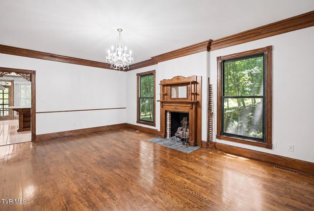 101 Knobb Hill Road, Johnson City, TN 37601