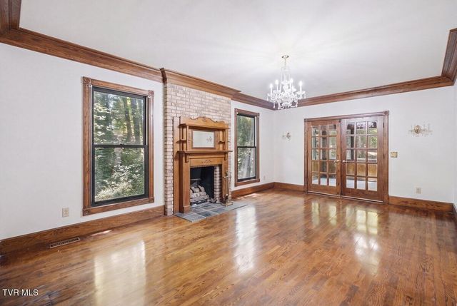 101 Knobb Hill Road, Johnson City, TN 37601