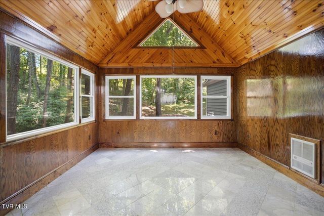 101 Knobb Hill Road, Johnson City, TN 37601