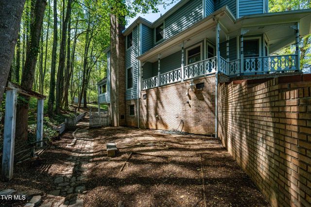 101 Knobb Hill Road, Johnson City, TN 37601